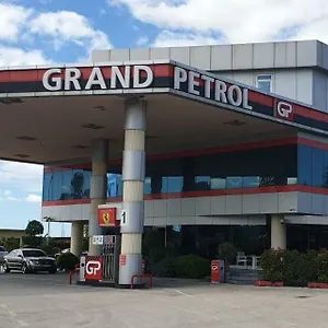 Hotel Grand Petrol